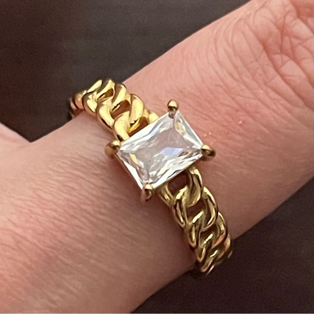 Gold Chain-Link Ring with Rectangular Clear Stone
